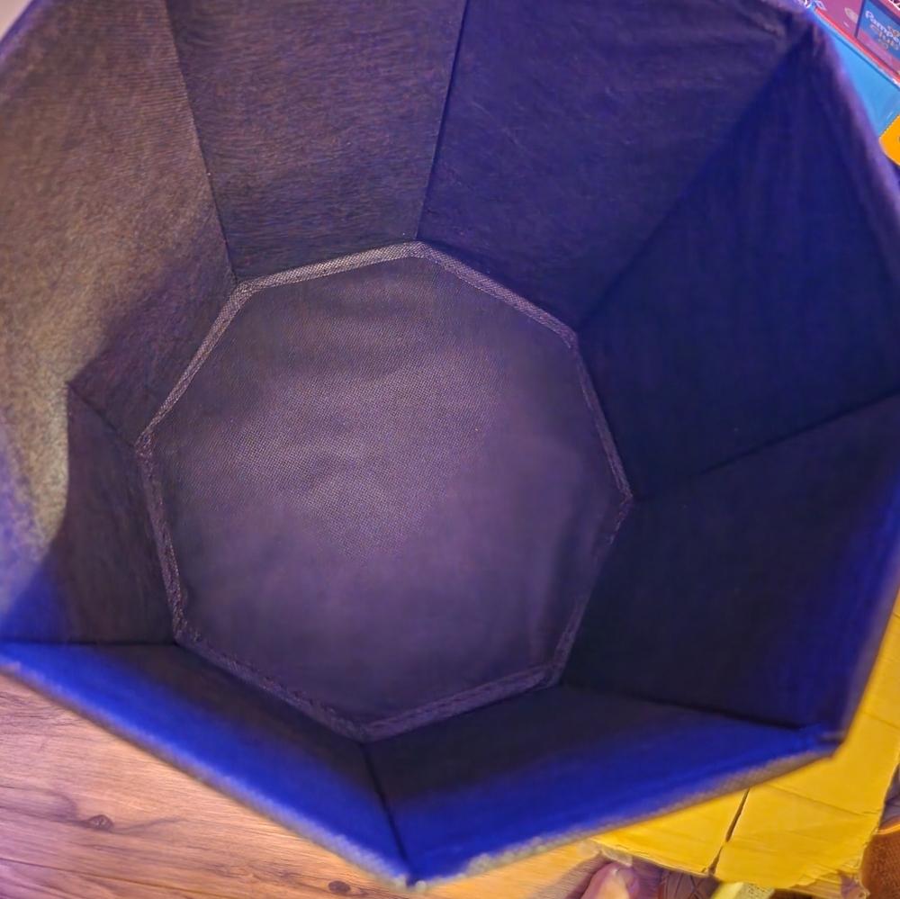 Storage bin - Picture 5 of 6